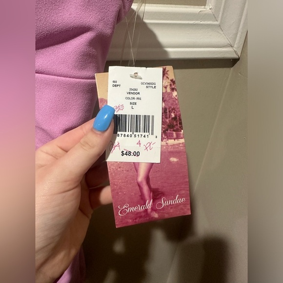 Pink dress‎ - Picture 4 of 4